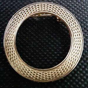 Vintage Circle Gold Tone Pin Brooch